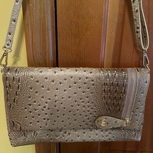 Adjustable strap or take it off . Used 3 times